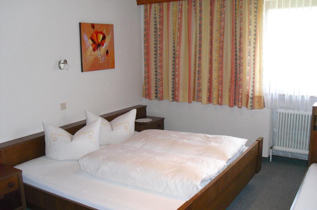 Ferienwohnung Reinstadler Йерценс Стая снимка